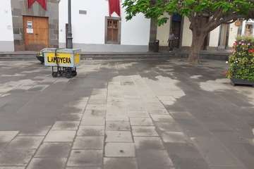  Limpieza retira decenas de toneladas de residuos de la Noche de San Juan en Telde/TA.